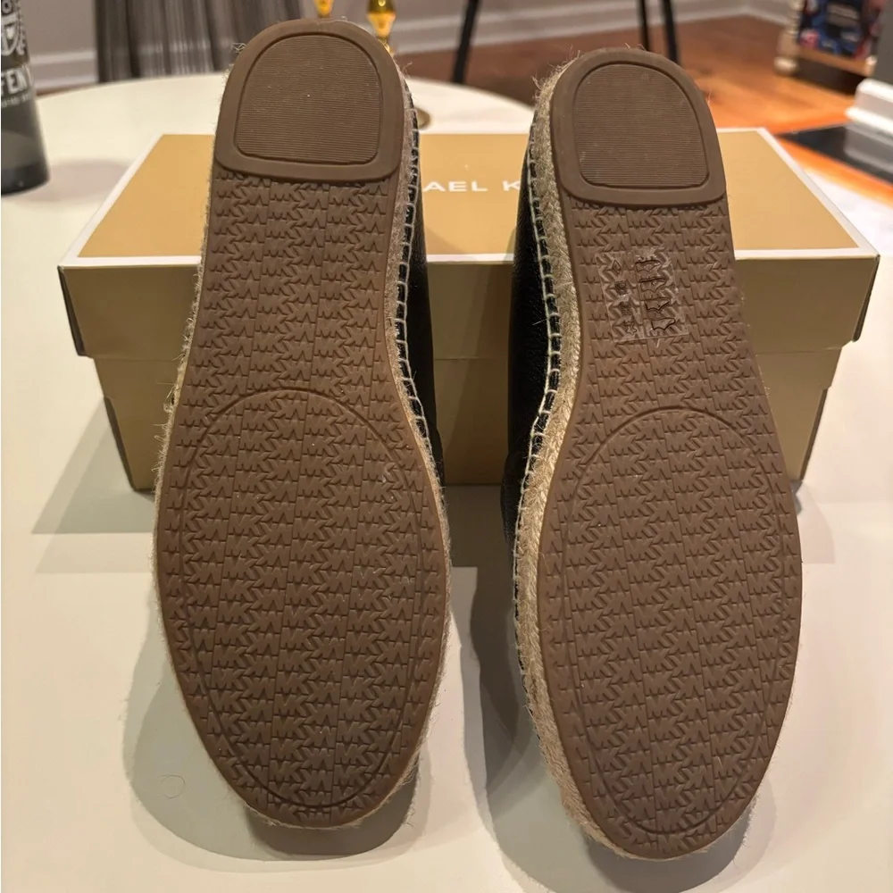 ✨NIB✨ Michael Kors Black and Tan Kendrick Slip On Ballet Flat - Picture 7 of 10